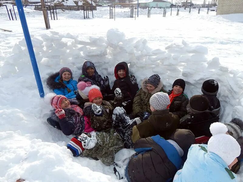 Молодежный Перелюбский район. П молодежный Перелюбского района Саратовской области. Посёлок пригорки. Посёлок молодёжный Саратовская область Перелюбский район. Погода х тараховка перелюбский район саратовская