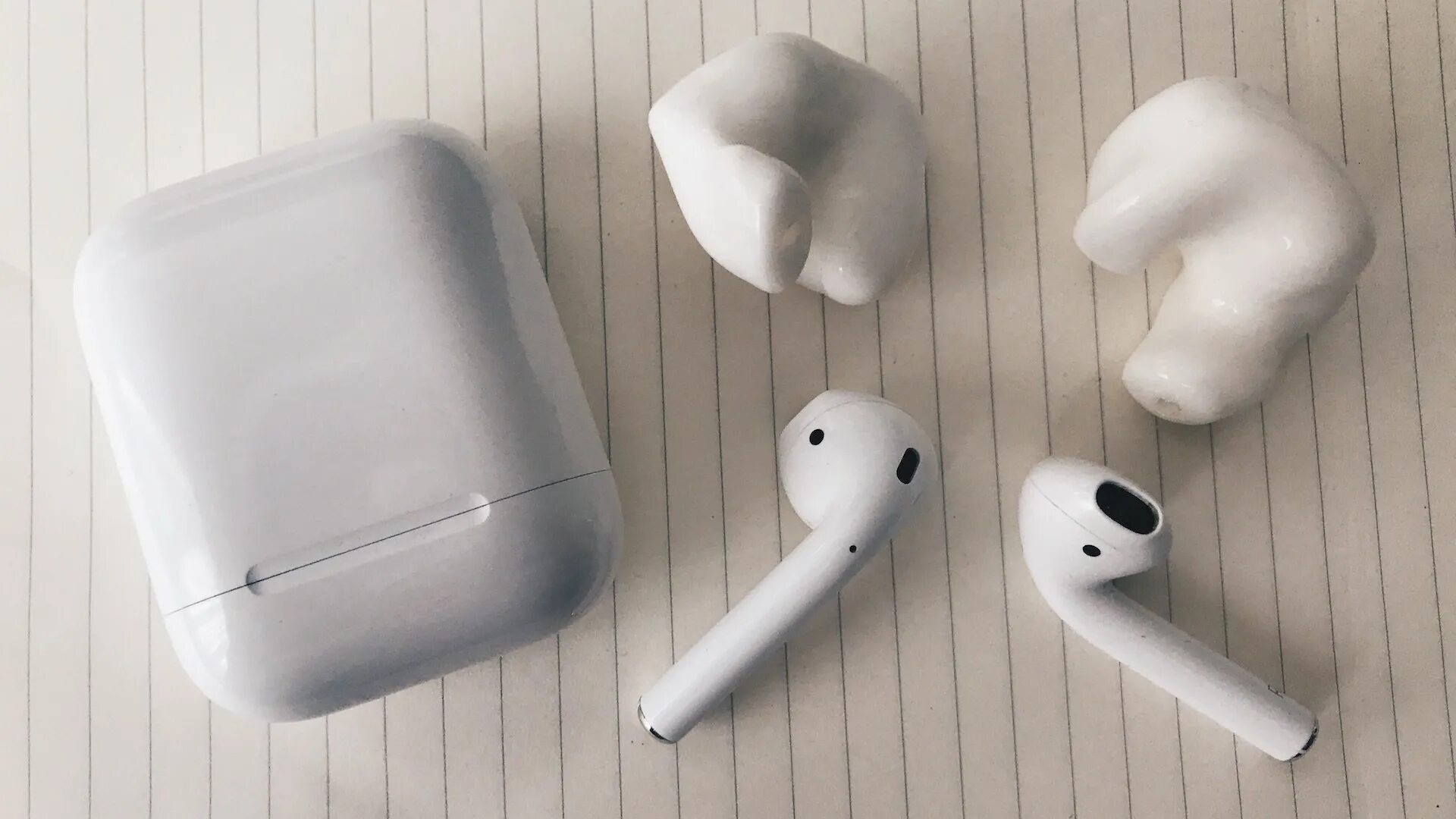 Как снять амбушюр airpods pro 2. Насадки для наушников Apple AIRPODS. Кастом аирподс. Кастом AIRPODS Pro. Насадки на AIRPODS 2.