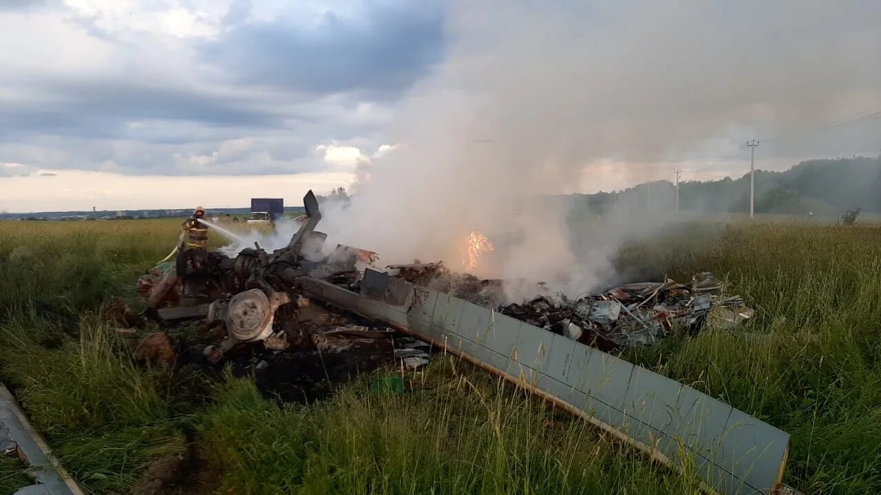 Покажи крушение. Крушение вертолета в Ленинградской области. 14 Человек погибли при крушении военного вертолета в Азербайджане.