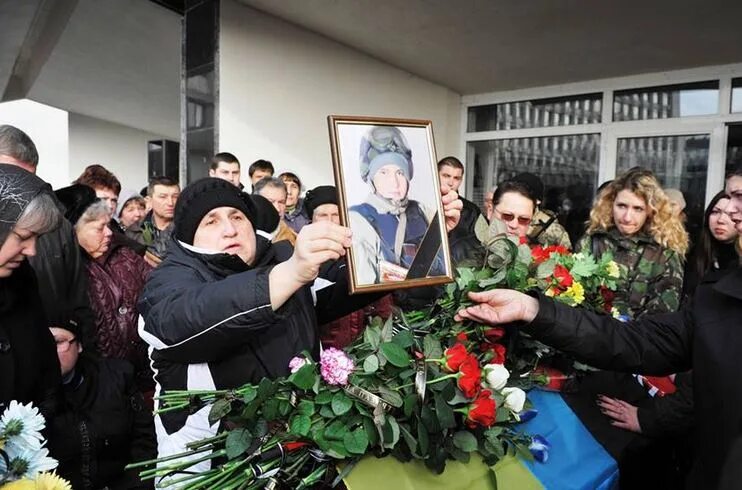 Похороненная 18. Украина Сумы могила Шашиных.