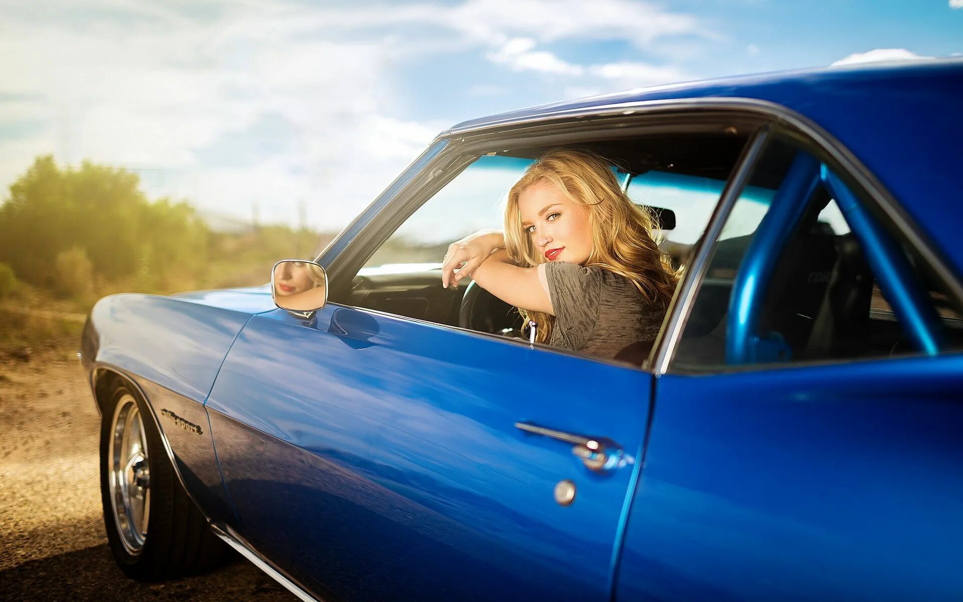 Girl in me car