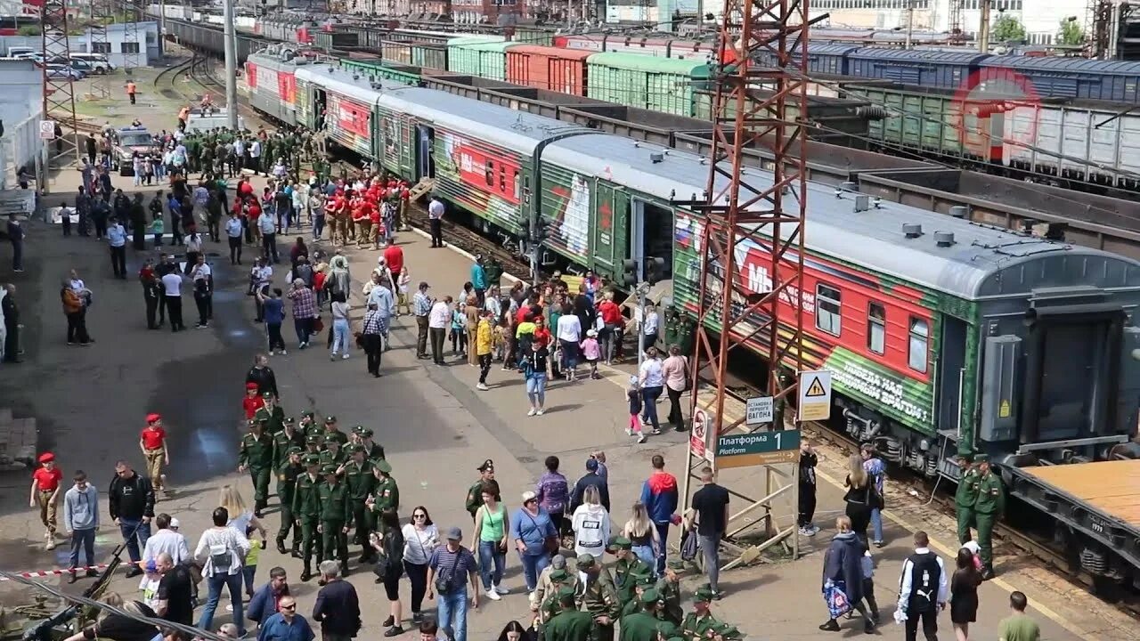 Жд уссурийск телефон. Уссурийский ЖД вокзал. ЖД станция Уссурийск. Уссурийск вокзал. Трактирчик Уссурийск ЖД вокзал.