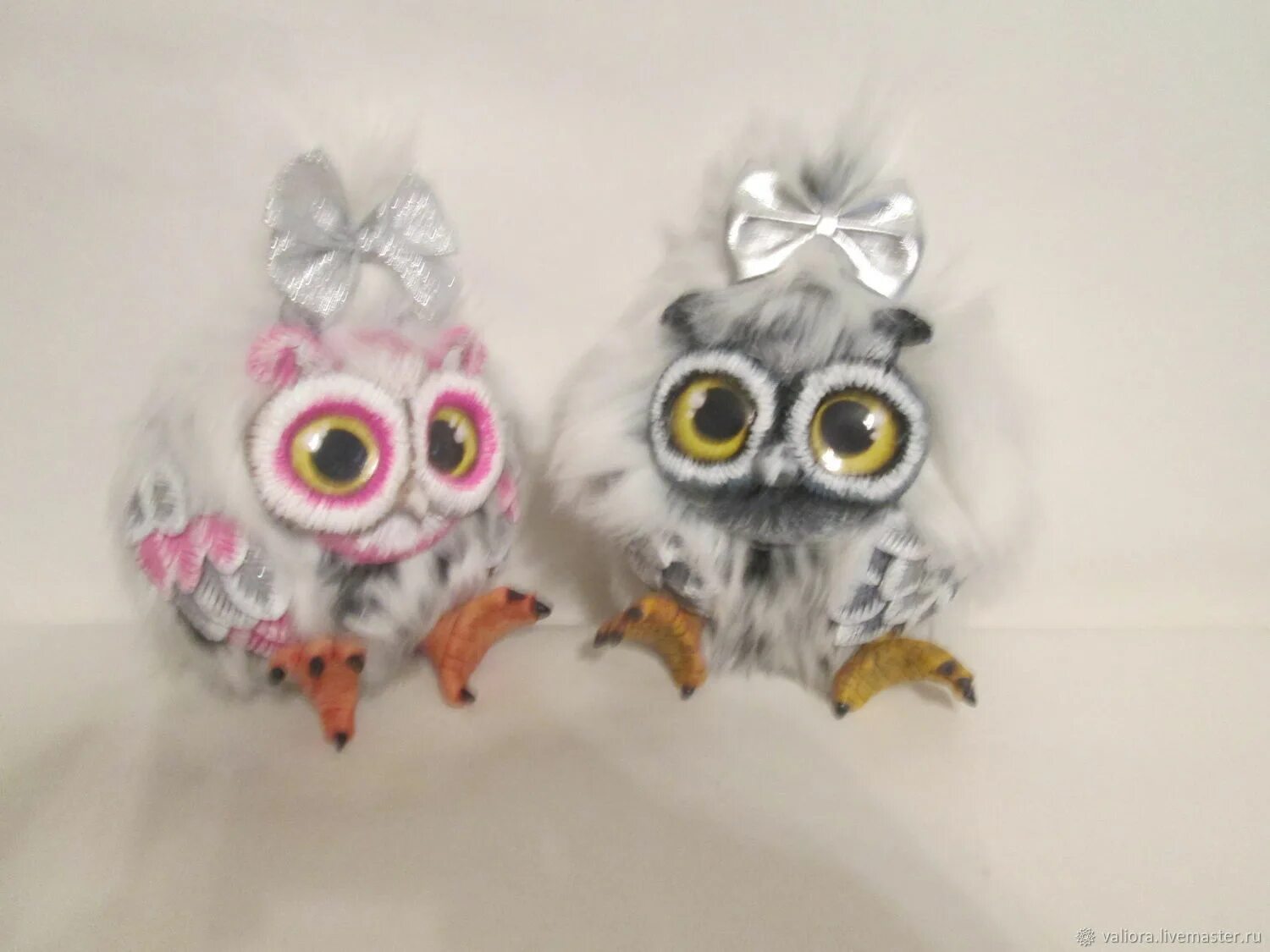 Смешанная техника игрушки мех глина. Сова в смешанной технике. Няшные Совы игрушки. Сова в смешанной технике из меха и глины. Совиное кафе Совы игрушки.