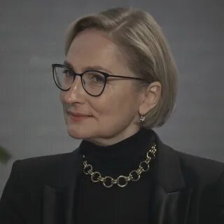 Сколько лет лауре альбертовне