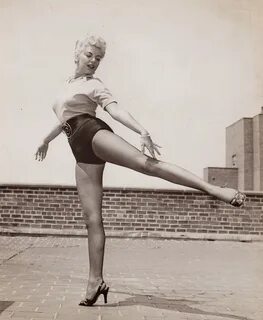 Barbara Nichols, pictorial.