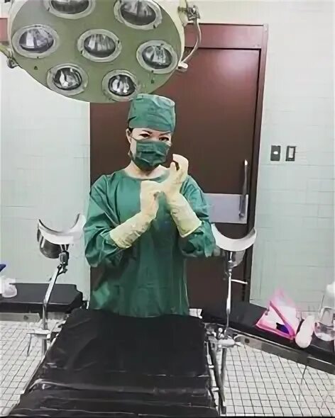 Пытка перчатки. Long Surgical Gloves nurse. Nurse with Gloves Rubber Surgical. Фетиш медицинские перчатки. Раббер Апрон.