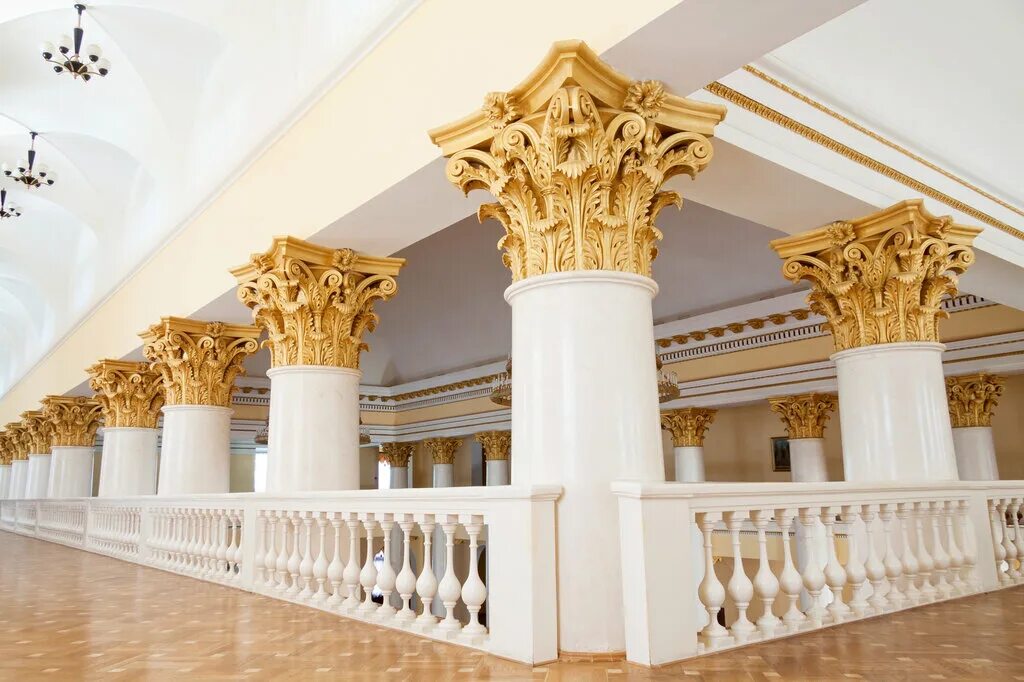 широкие колонны. широкие колонны. колонны в интерьере. минойская цивилизация архитектура. колонны европласт в интерьере.