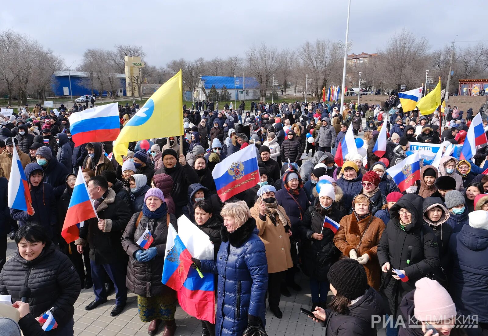 Десятая годовщина воссоединения крыма с россией. Воссоединение Крыма с Россией. Россия Крым Донбасс. Крым до воссоединения с Россией. Крым отмечает годовщину воссоединения с Россией.