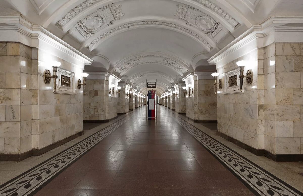 8 московский метрополитен. Октябрьская (станция метро, Кольцевая линия). Станция метро Октябрьская Кольцевая. Станция Октябрьская кольцевой линии. Добрынинская станция метро Кольцевая линия.