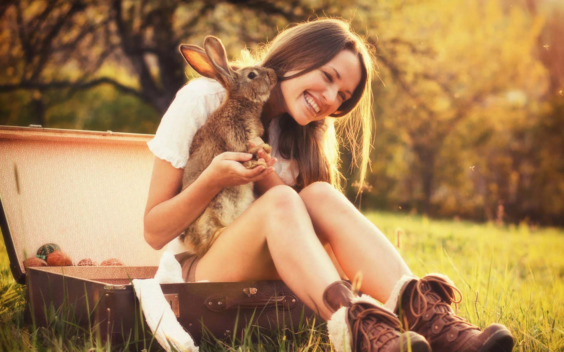 Девушка кролик. Девочка с кроликом. Фотосессия с кроликом. Красивая девушка с кроликом. Liveb
