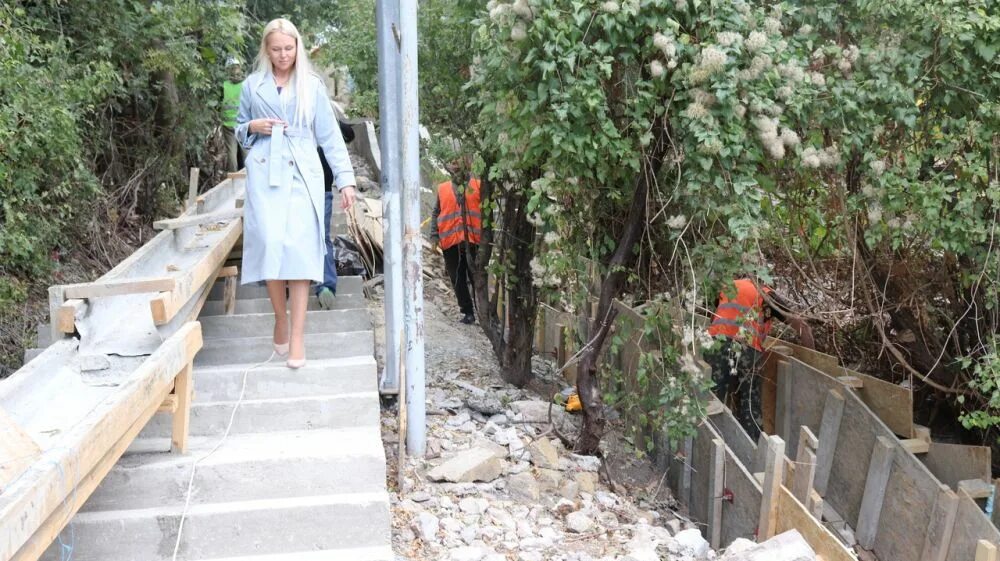 Алупка новости. Узкие дороги во дворах алупке фото. Музея дважды героя советского союза амет-хана султана (г. Крым ялта улица загородная. Воронцовский дворец ялта.