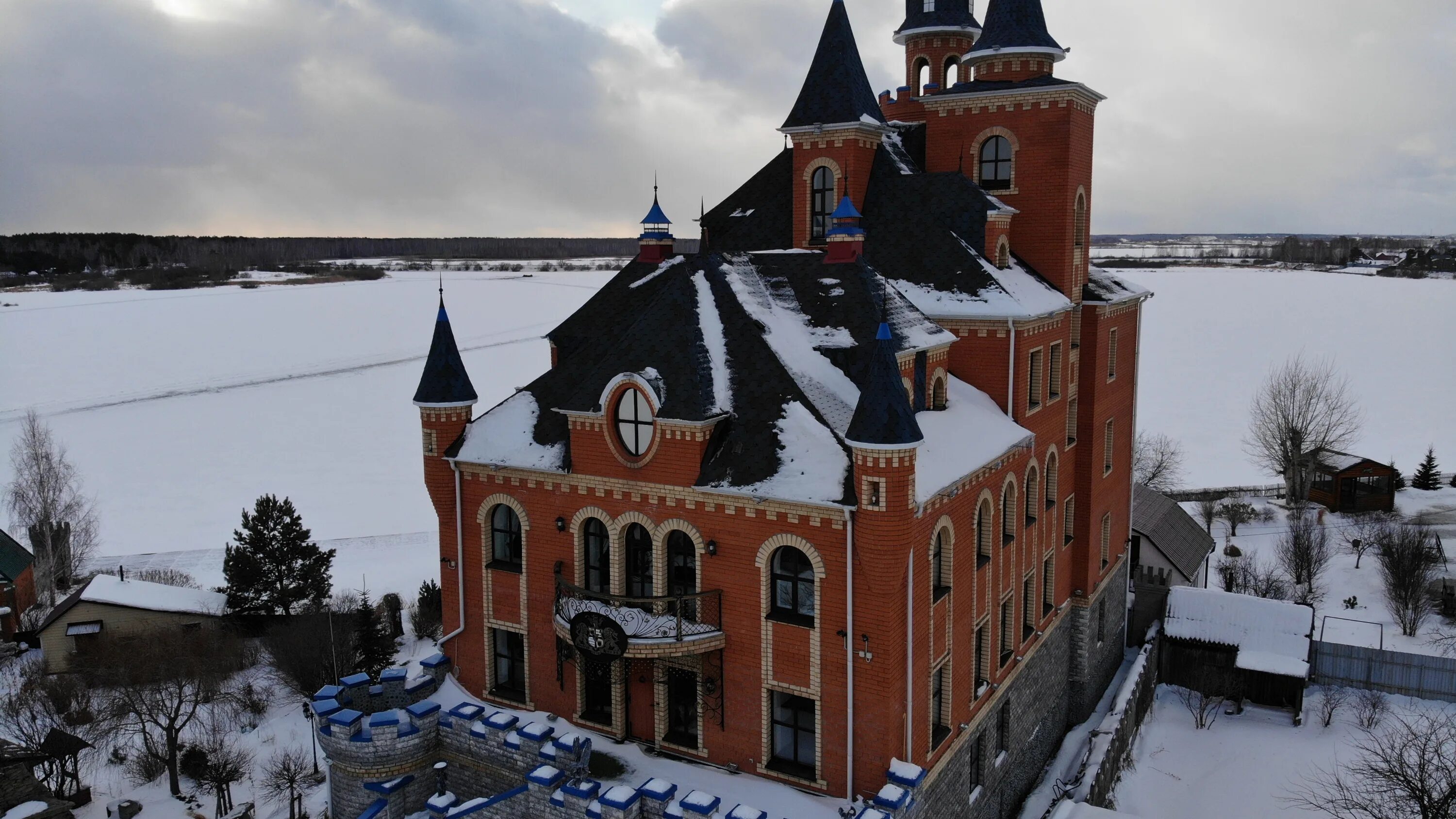 Тюменские коттеджи. Дом под тюменью. Купить дом в тюмени. Частный дом тюмень. Мой домик тюмень.