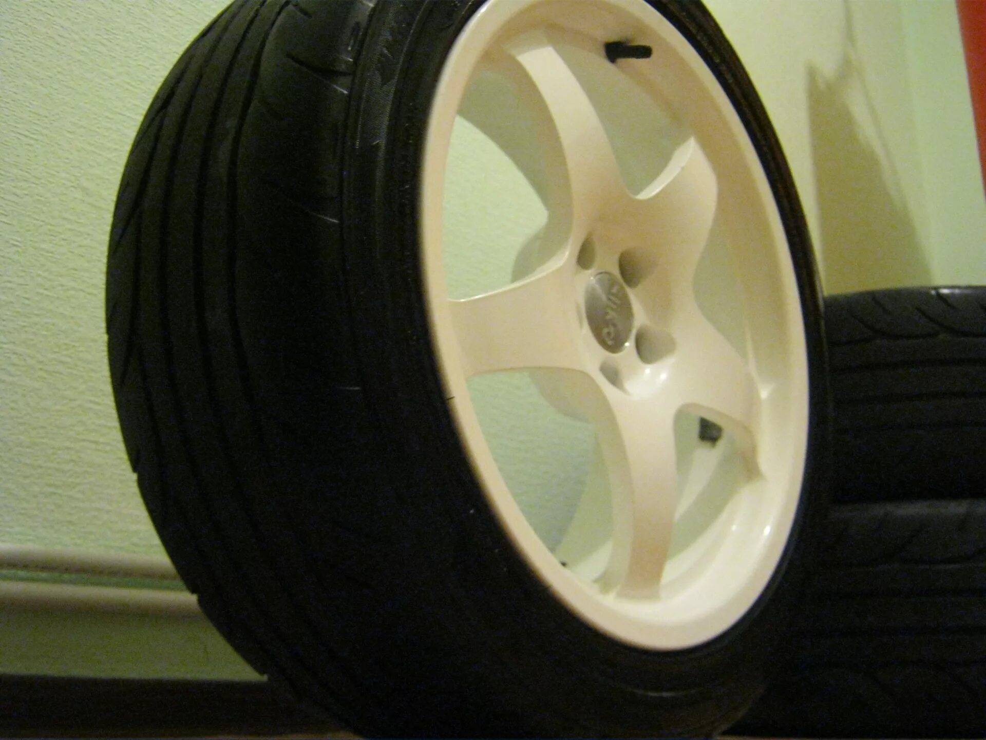 Слики резина. Слики 245/45 r17. Резина слик р17. Слики 215 55 r17. 225/45/17 Slick s4v.