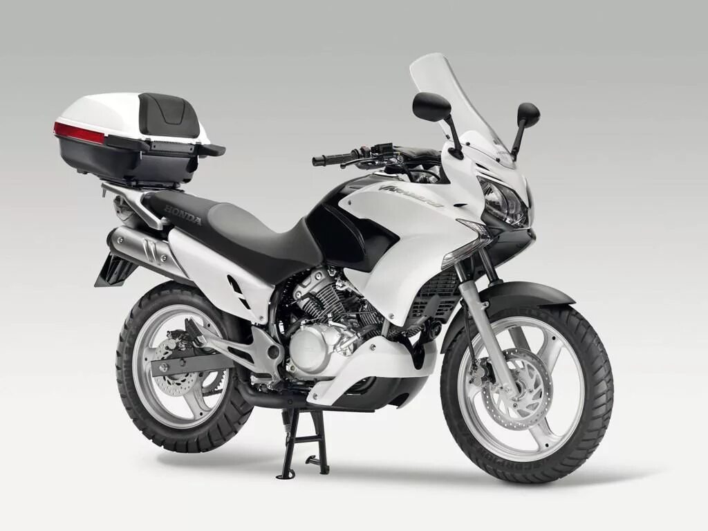 Honda varadero 2005. Honda xl1000v varadero. Варадеро характеристики. Варадеро характеристики. Мотоцикл хонда варадеро 1000.