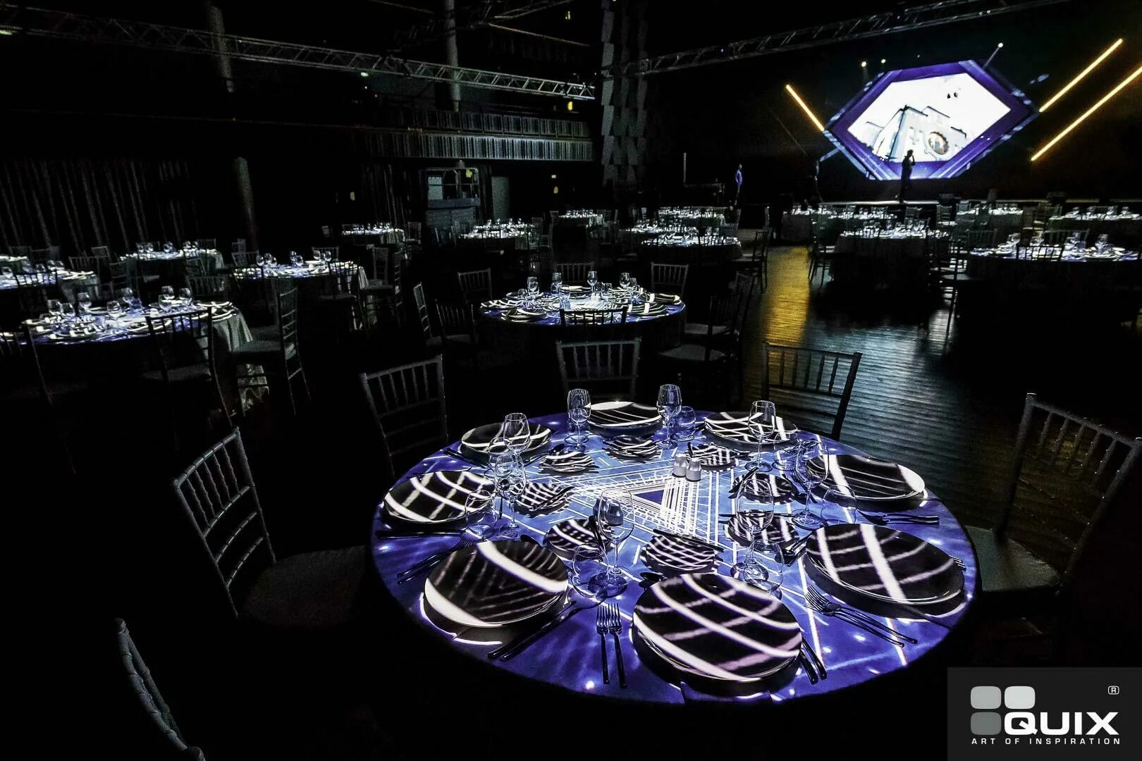 Mapping table. 3d мэппинг в ресторане. мэппинг на стол. видеомэппинг в ресторане. 3d mapping ресторан.