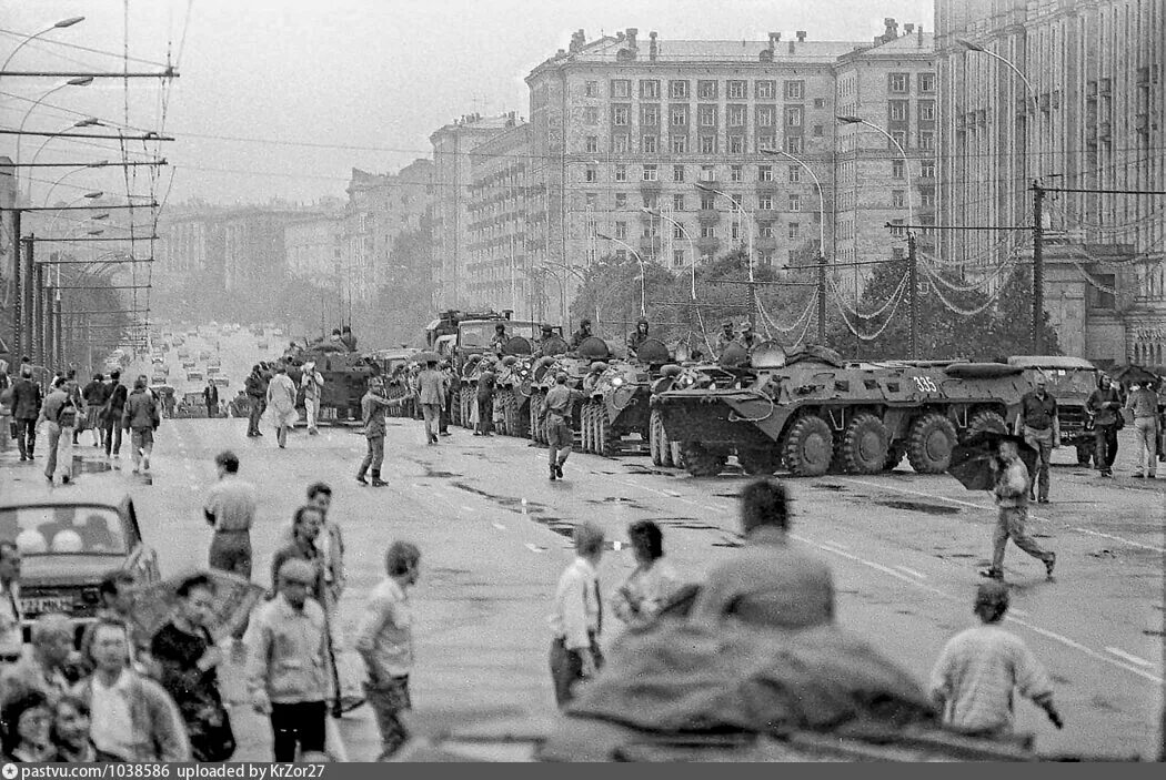 08 1993. 21. Москва 1993 августовский путч. Флаг август 1991. Октябрьский путч 1993.