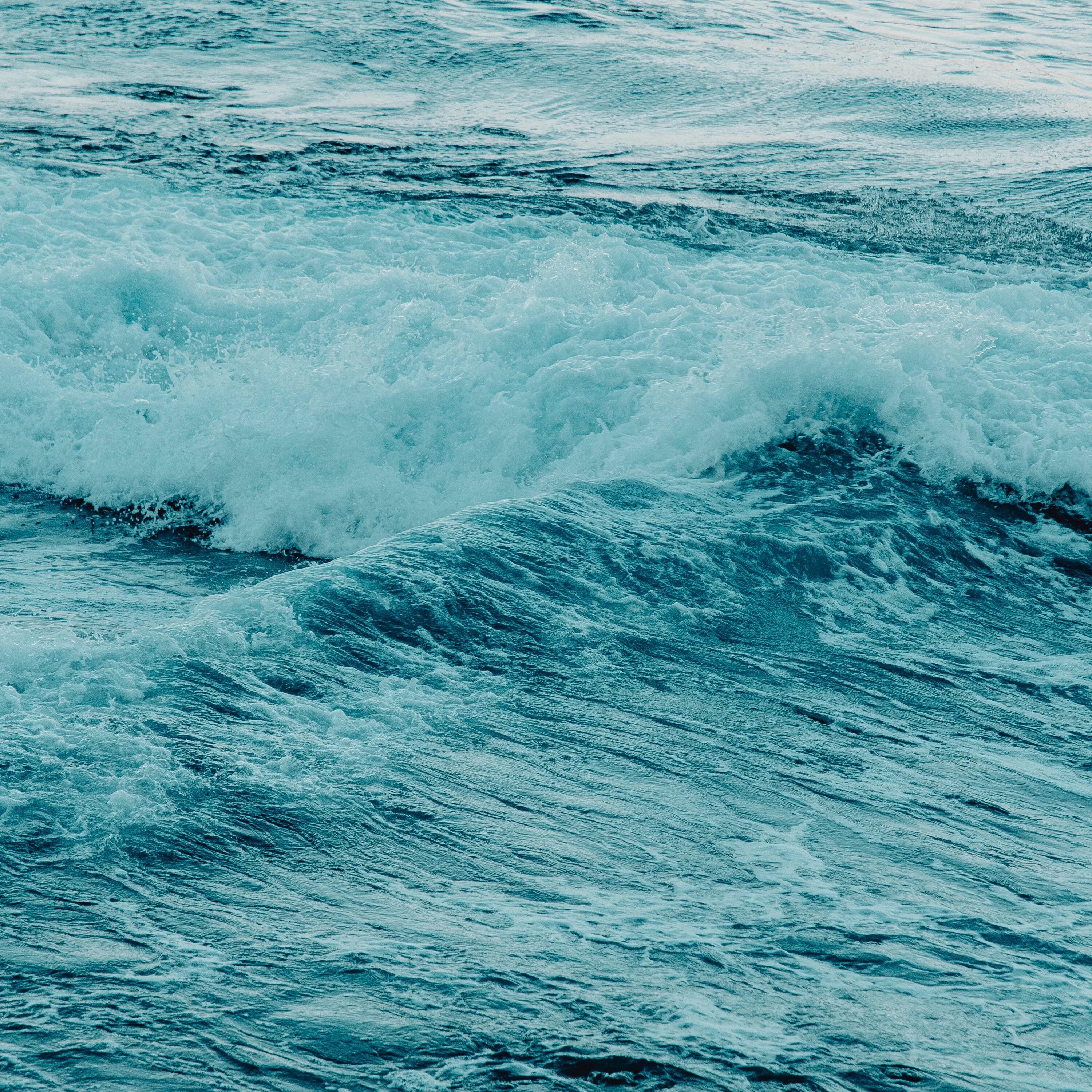 Волны волны плещутся волны песня. Всплеск моря. Плеск волн. Море пена волны. Всплеск волны.