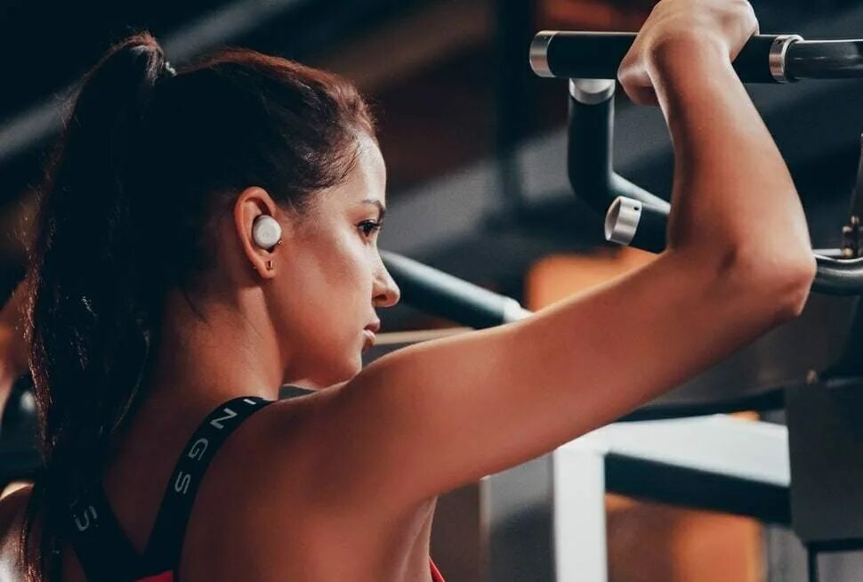 Музыка для спорта слушать лучшее. Занятие с музыкой фитнес. Для тренировки музыка картинки. Песни для занятия спортом. Песни для тренировок.