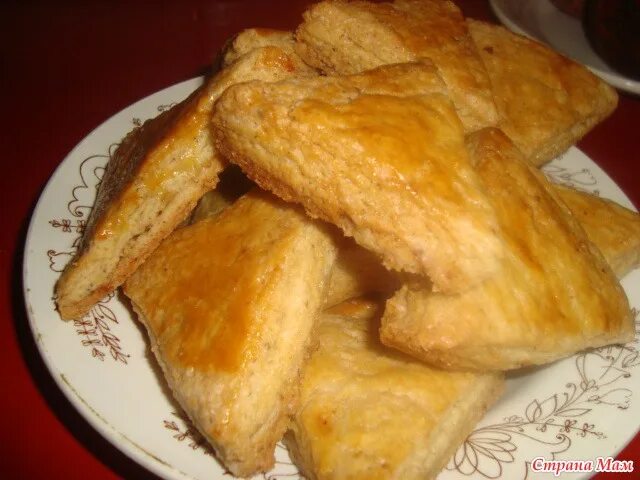 Тесто биши. Биши азербайджанская кухня. биши армянская. биши армянская выпечка. гаттама.