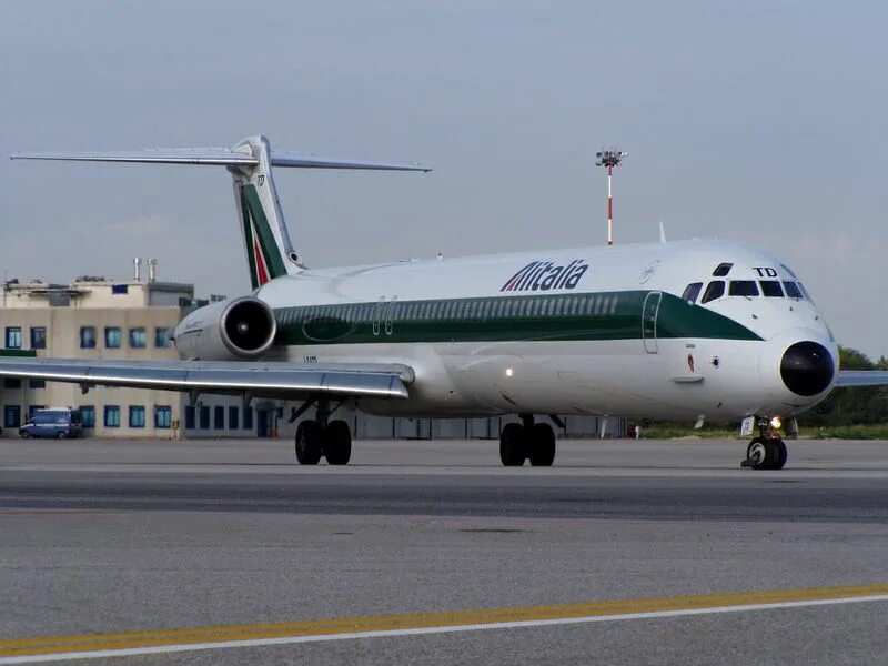 Мд 80. DC-9 MD-80. Самолёт Дуглас МД 80. Boeing MD 80. Alitalia MD-80.