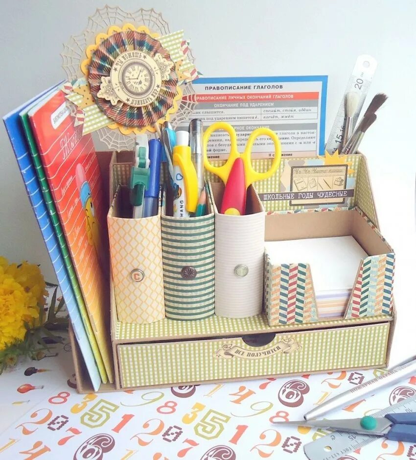 Органайзер для канцелярии из картона. Органайзер из картона. Органайзер из гофрокартона. Органайзер для канцелярии своими. Оригинальные органайзеры.