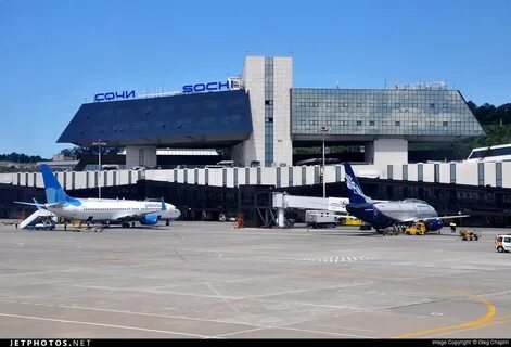 Принимает ли аэропорт самолеты