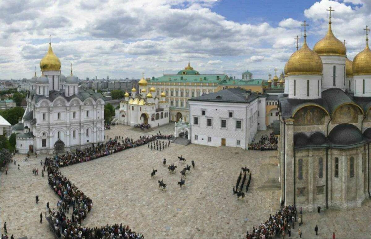 Соборная площадь Московского Кремля. Успенский собор Москва Соборная площадь Кремля. Соборная площадь Московского Кремля Грановитая палата. Успенский собор и Грановитая палата