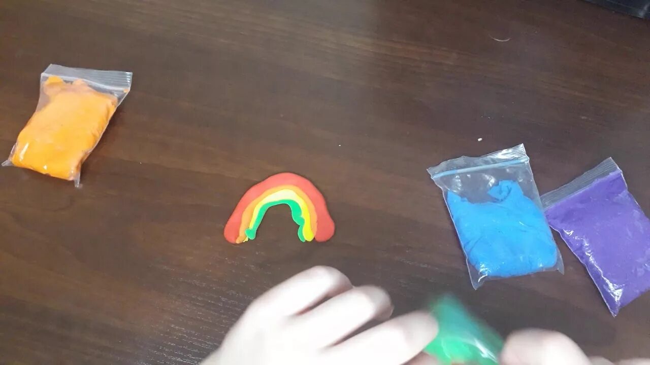 Как лепят радужных