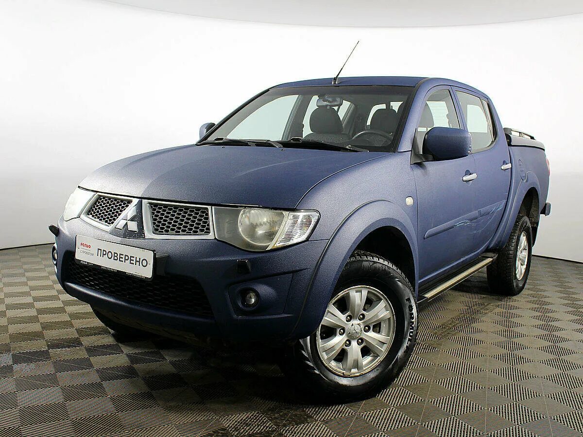 Куплю мицубиси л 200 б у. Мицубиси l200 2010. Митсубиси л200 2010. Mitsubishi l200 2010 года. L 200 Мицубиси синий.