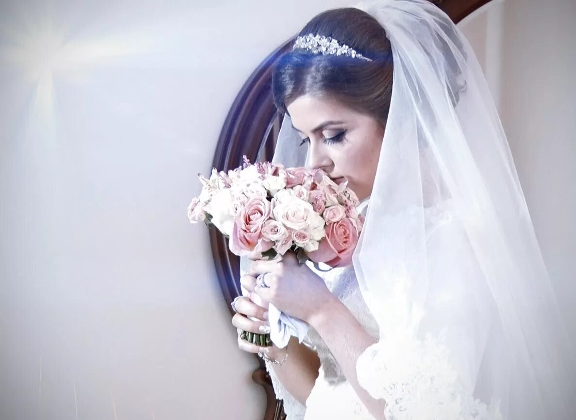 Семерка на свадьбе. 4 7 свадьба. Четыре свадьбы телеканал пятница. 07 свадьба. Свадебные платья звезд.