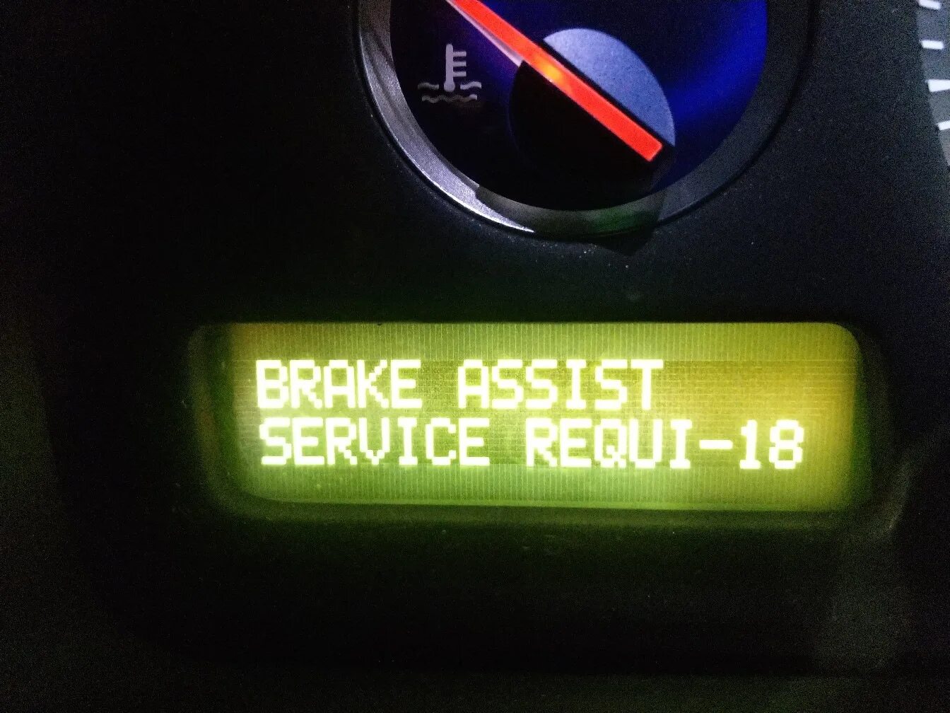 Assist service. Brake assist service requi-18 s60. Engine System service requi Volvo xc90. Ошибка Вольво xc90 transmission service 01. Brake assist service requi 18 Volvo.