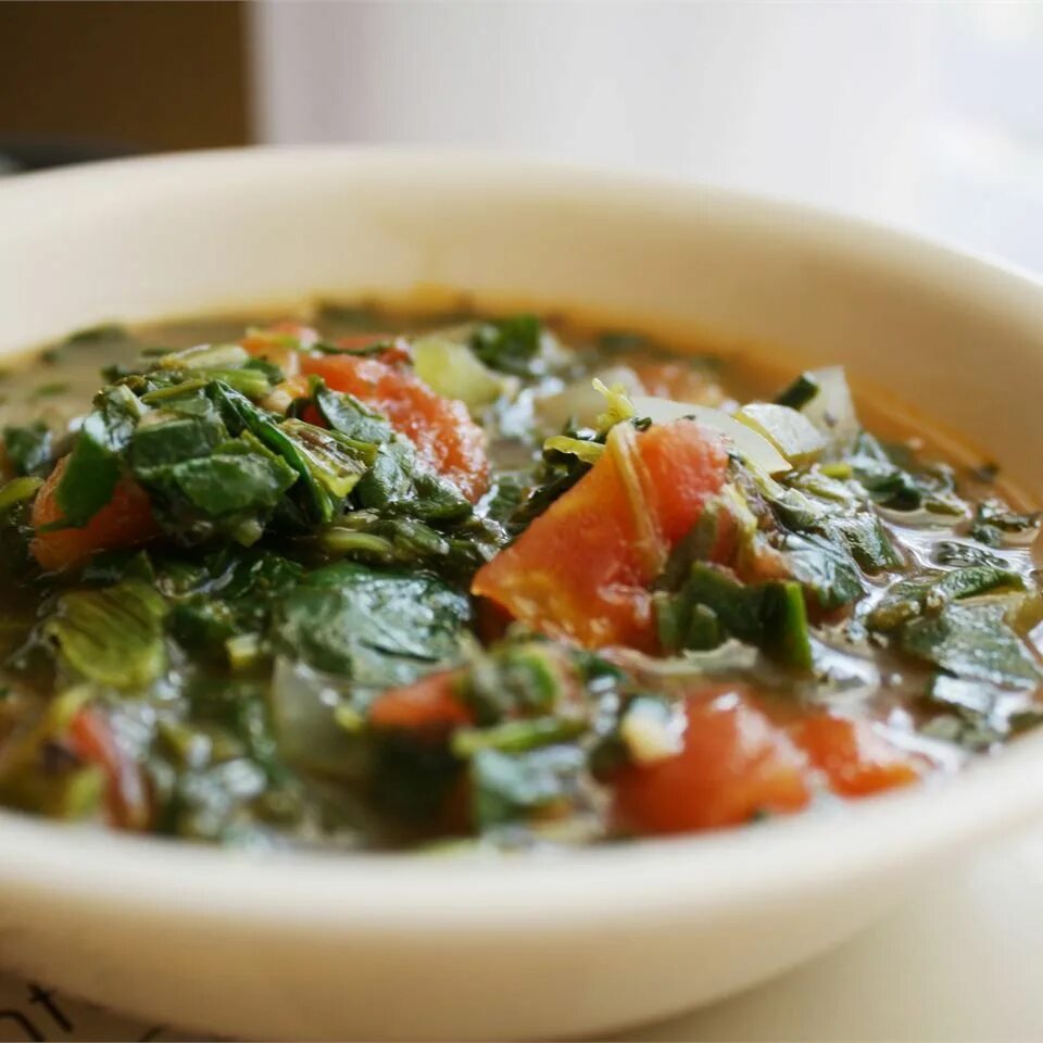 Крапивный суп польза. Суп с крапивой. Флорентийский суп. Суп мясной с крапивой. Суп из крапивы и щавеля.