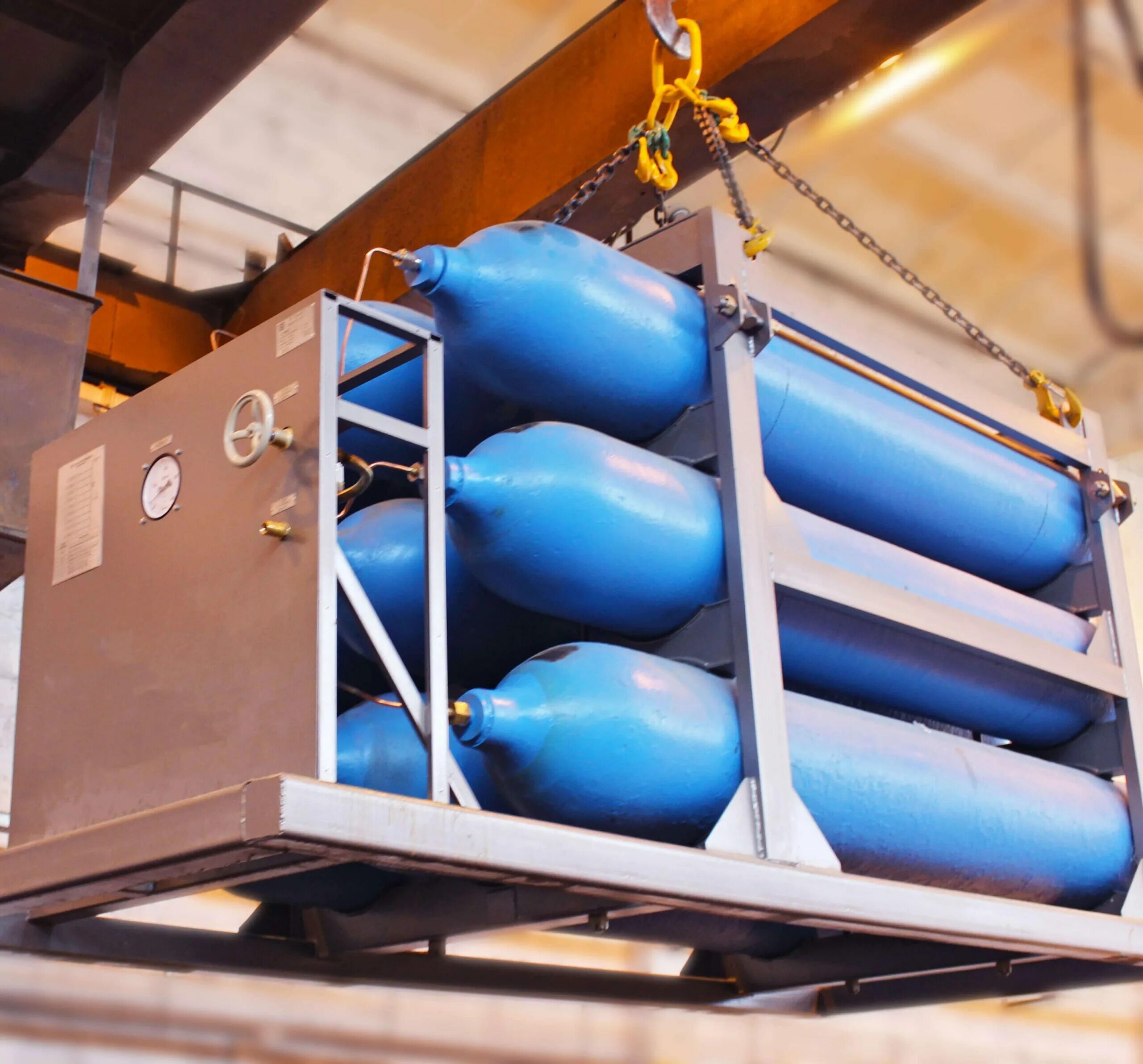 Можно перевозить газовый баллон в автомобиле. Транспортировка газовых баллонов. баллоны для технических газов. блоки баллонов. газовые баллоны хранение и транспортировка.