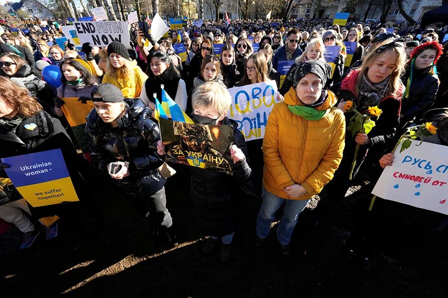 Митинг 27 февраля. Антивоенные митинги. Антивоенные митинги 2022. Протесты 24 февраля. Митинг 27 февраля 2024