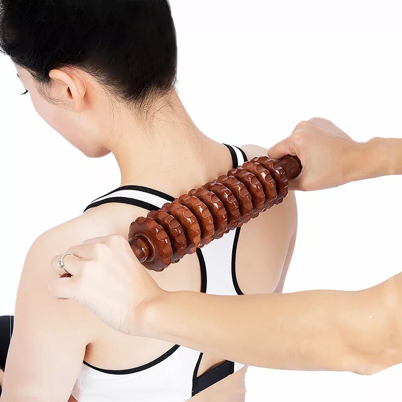 Massage stick. Массажёр для спины ручной. Для массажа спины массажеры. Массаж спины роликовым массажером. Палка массажер для спины.