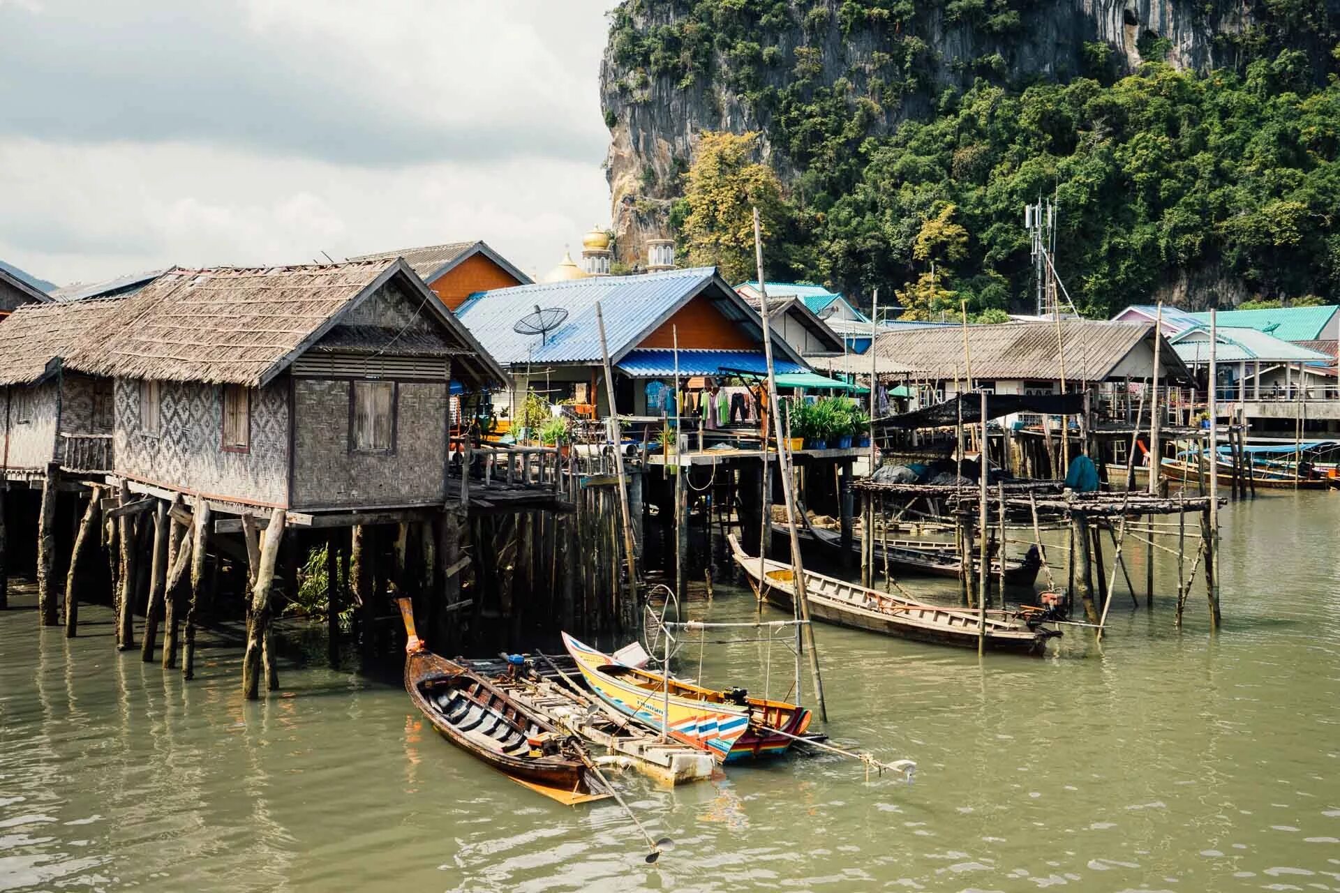 Water village. Рыбацкая деревня Пхукет. Паттайя Рыбацкая деревня. Юго Восточная Азия Пхукет. Дома на сваях Камбоджа Юго-Восточная Азия.