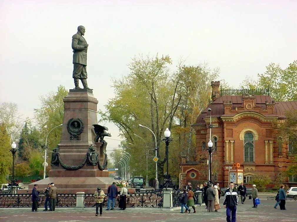 Памятник александру в иркутске. Памятник Александру III (Иркутск). Памятник императору Александру III Иркутск.