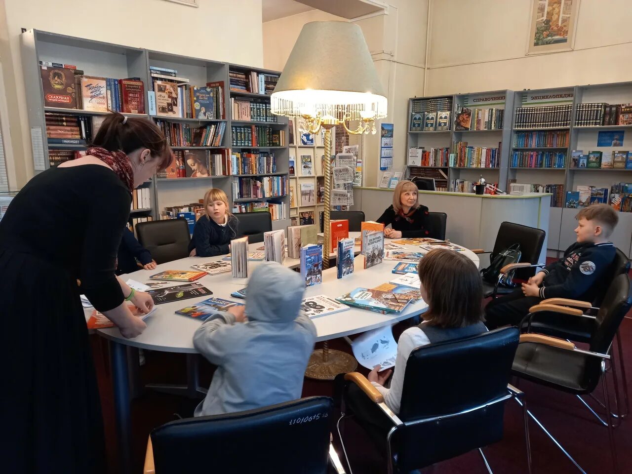 детский сад посетил библиотеку