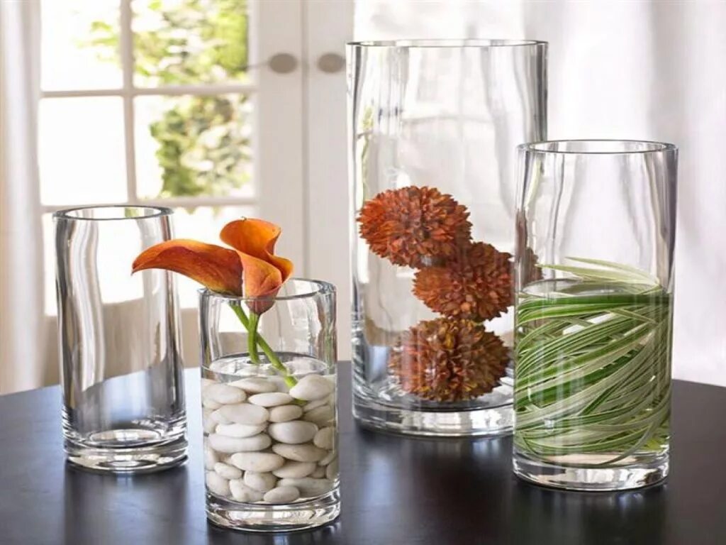 Увлажнить воздух в комнате зимой. Стеклянная ваза с Галькой. Стеклянная ваза с водой. Прозрачные вазы. Ваза с камнями и водой.