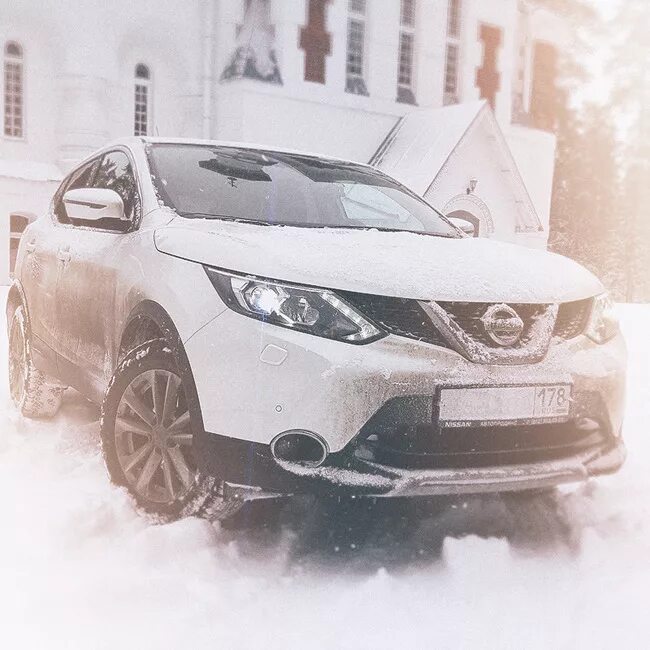Nissan qashqai, 2013 белый. Дорожный просвет кашкай 2011. Nissan qashqai 2021 белый перламутр. Nissan qashqai +2 2011 клиренс. Ниссан кашкай зима.