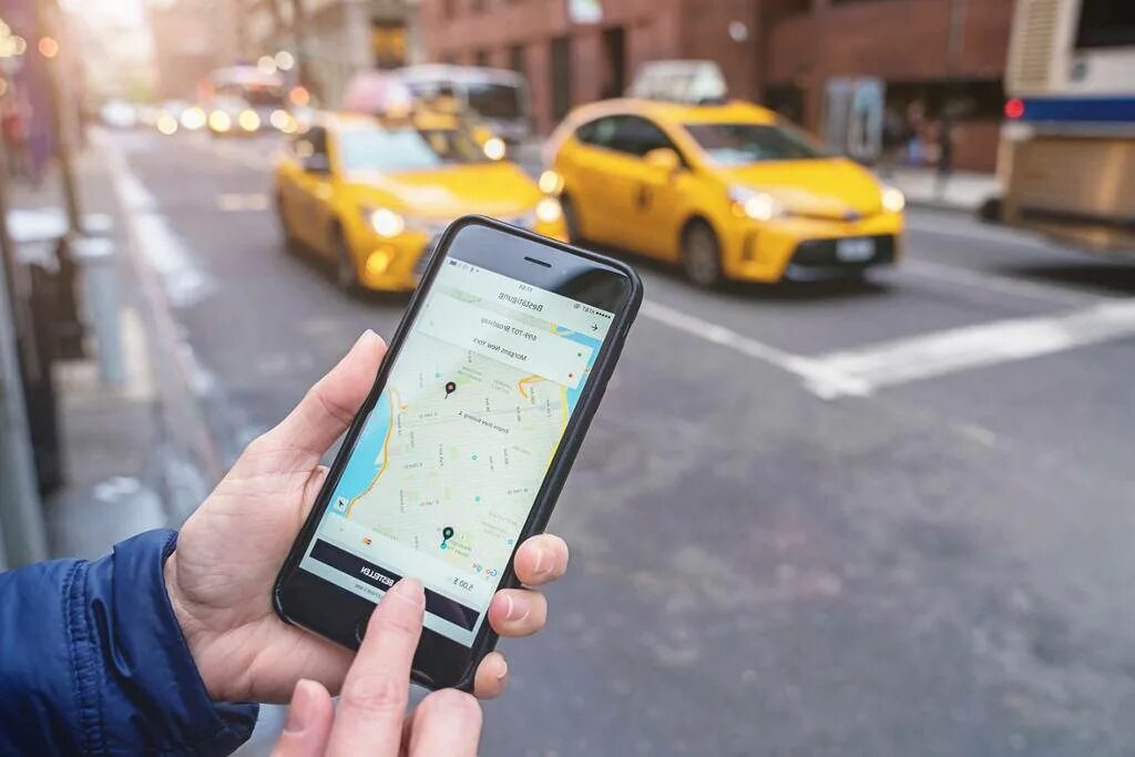 Мобильное приложение такси. Приложение такси. Приложение для вызова такси. Смартфон такси. Приложение такси работа водителем