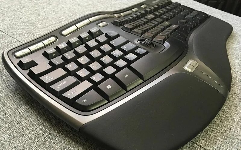 Microsoft natural. Natural Ergonomic Keyboard 4000. Logitech клавиатура изогнутая. Клавиатура ортопедическая Microsoft. Microsoft natural Keyboard.