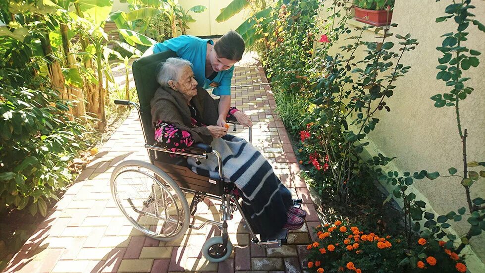 Дом престарелых исток сочи. Дом интерната усть лабинский интернат. Дом инвалидов в краснодаре. Дом инвалидов в краснодаре. Краснодар улица гаврилова 81 исток.