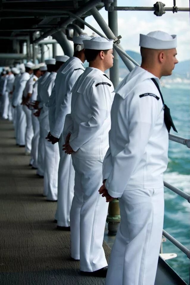Моряк америка. Матросы вмс сша. вмс сша моряки. морфлот сша форма. форма американских моряков.