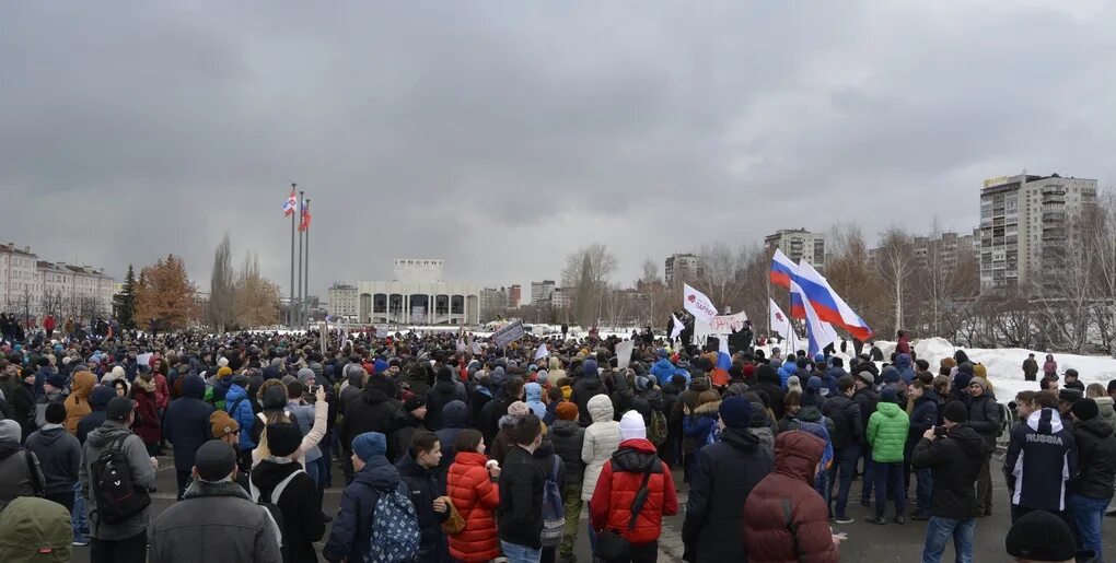 Митинг на эспланаде. Акция Навального в Перми. Пермь люди. Митинг в Перми. Митинг пермь