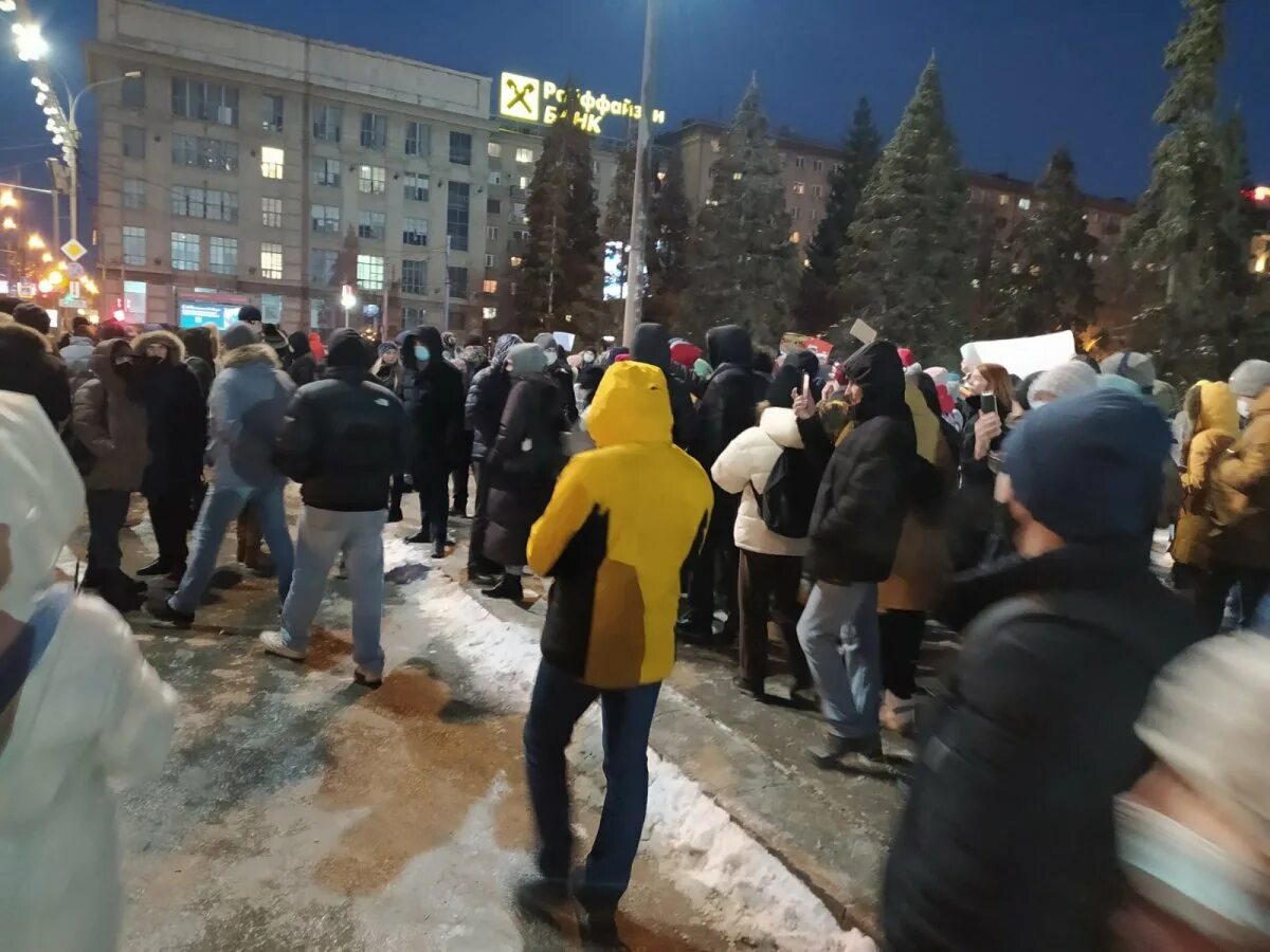 Новости сегодняшнего вечера. Митинг в Новосибирске сейчас. Украина люди.