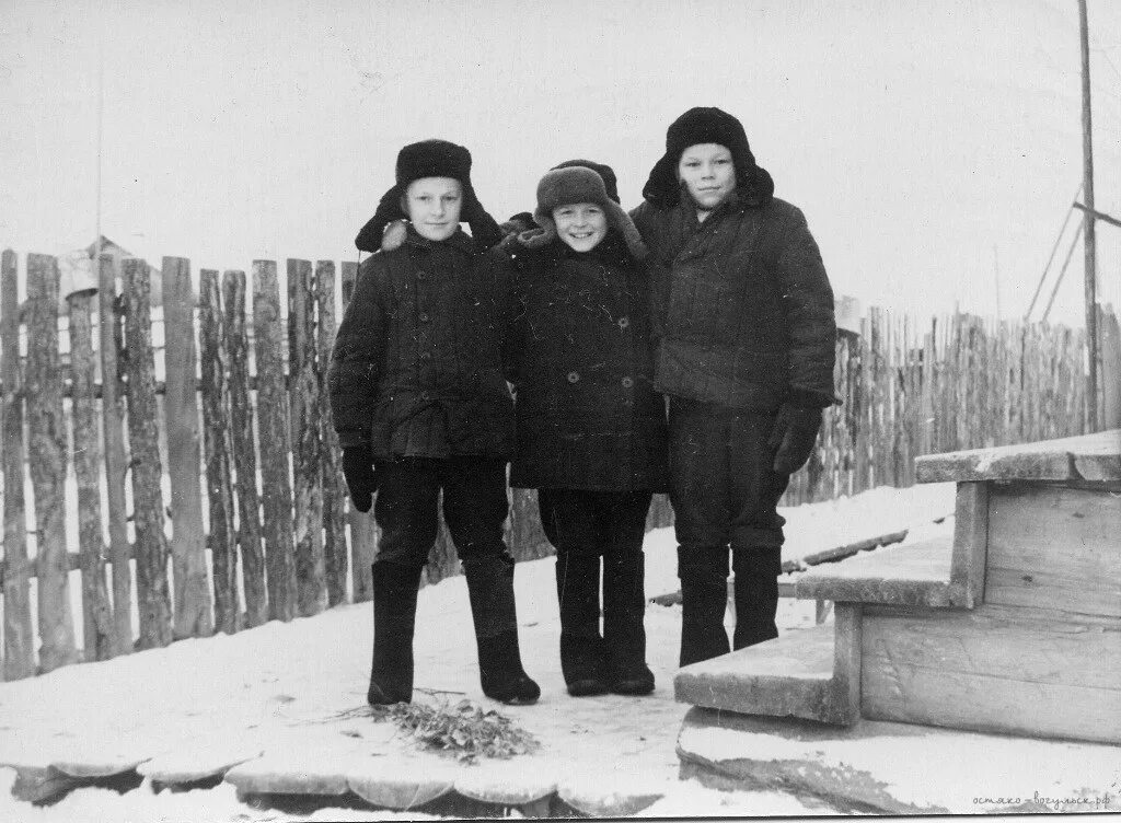 Погода леуши хмао октябрьского. Леуши Кондинский район. Поселок Леуши ХМАО. Леуши 1998. Леуши 2000.