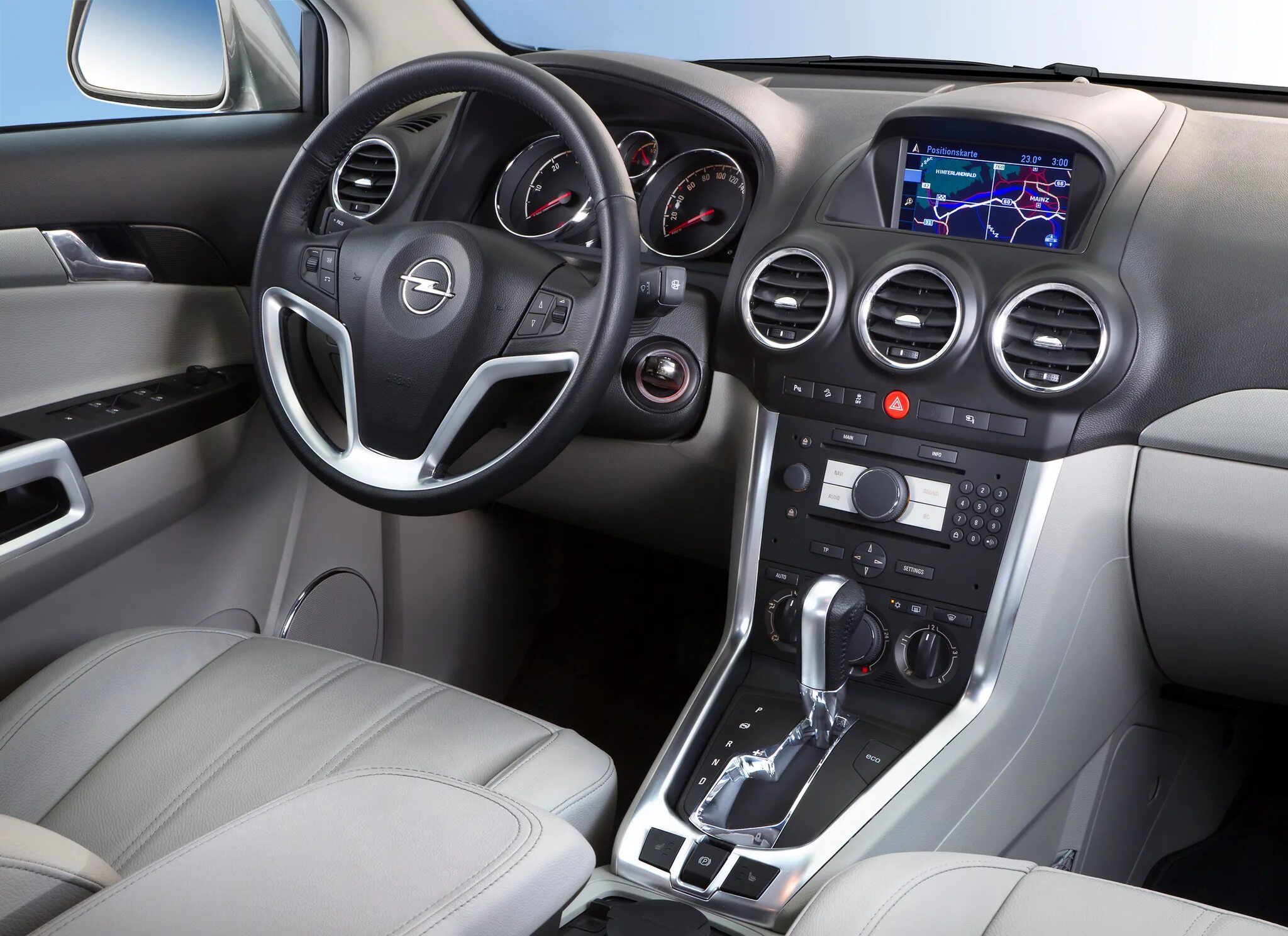 Opel antara купить. Opel Antara. Opel Antara 2014 Interior. Opel Antara 1. Опель Антара 2013.