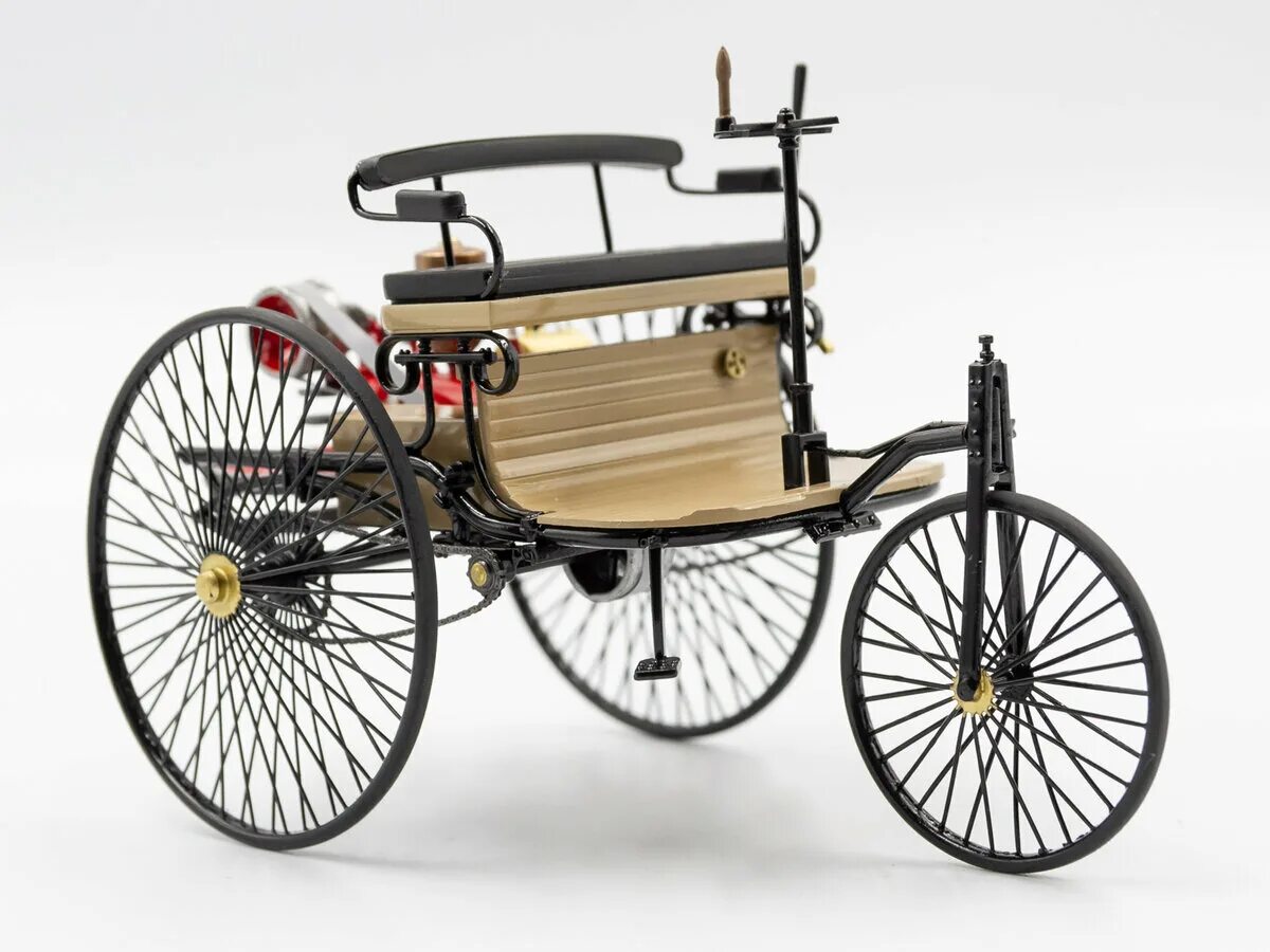 Первый автомобиль бенца. Benz Patent-Motorwagen 1886. Бенц Моторваген 1886. 1886 Benz Patent-Motorwagen мотор.