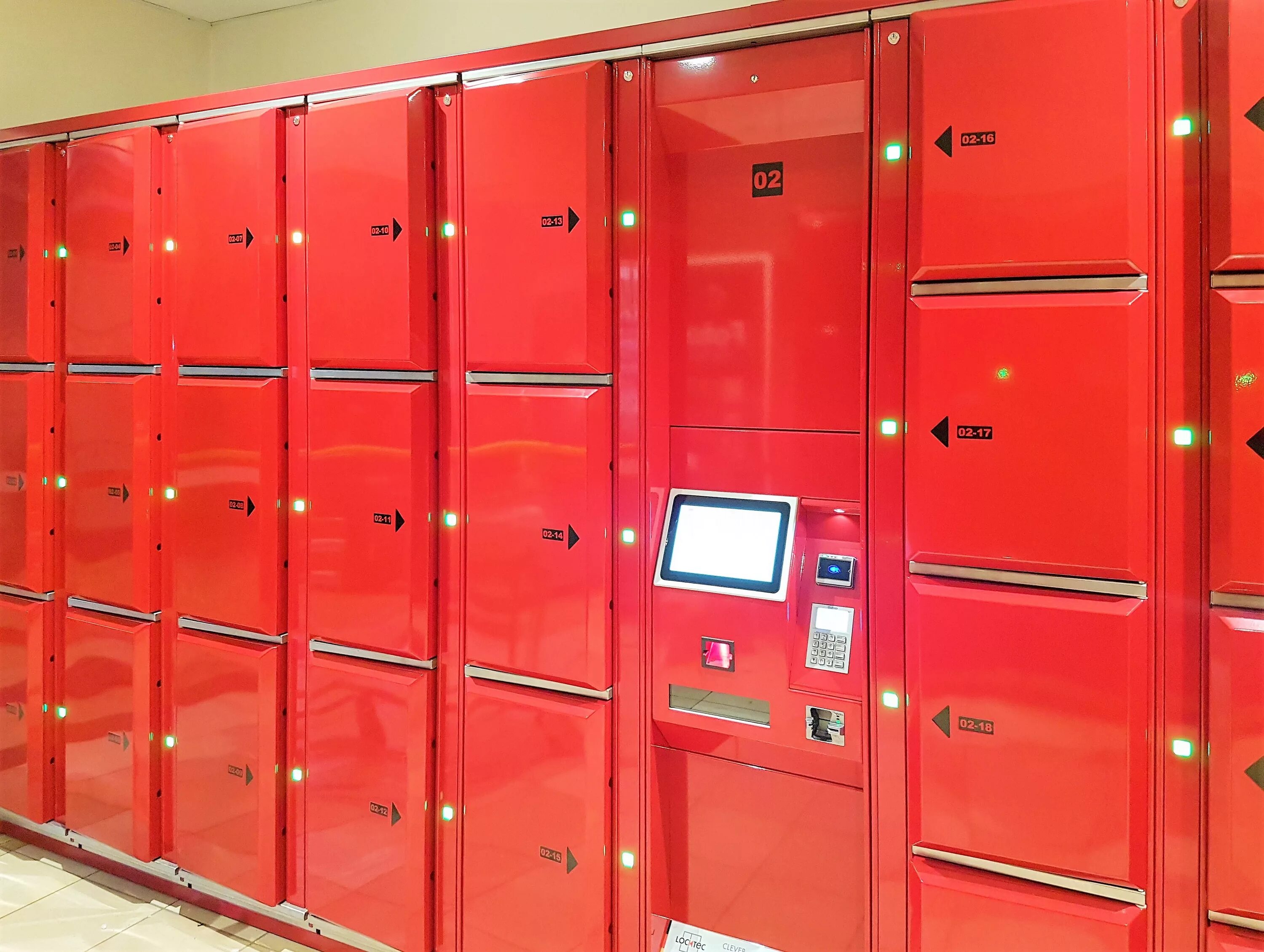 Locker Plus модуль. Шкафчик dekotech-Locker. Ячейки для хранения вещей в магазине. Автоматическая камера хранения. Телефон камеры хранения